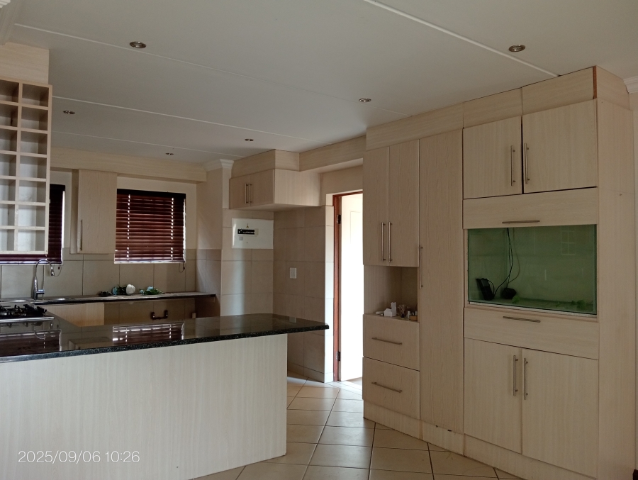 To Let 4 Bedroom Property for Rent in Cashan North West